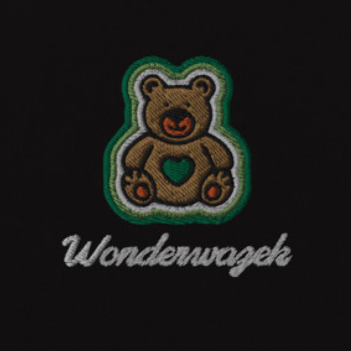 Hoodie • Teddy mit Herz – bestickt, grün