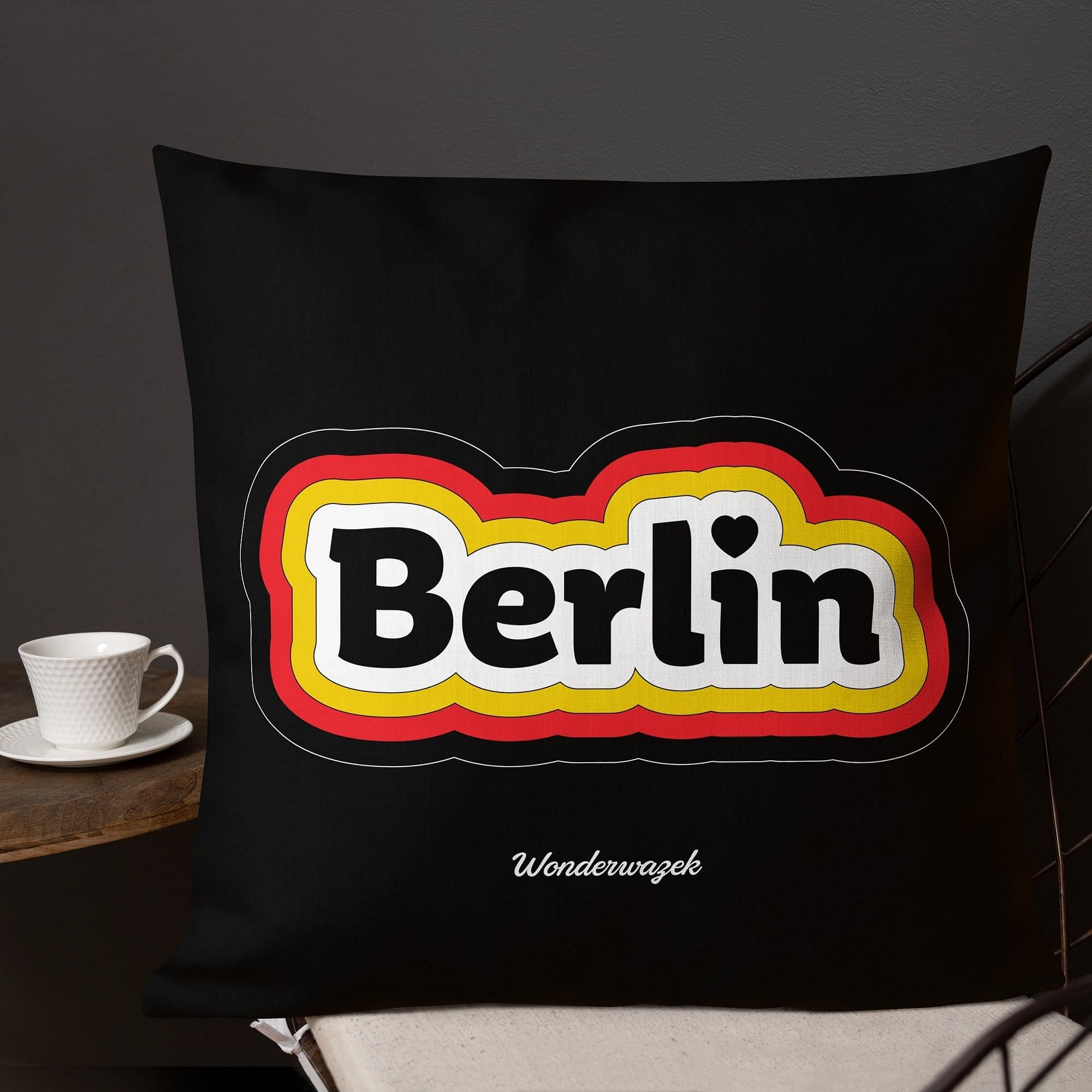 Kissen • Berlin – gold, rot, schwarz - Wonderwazek