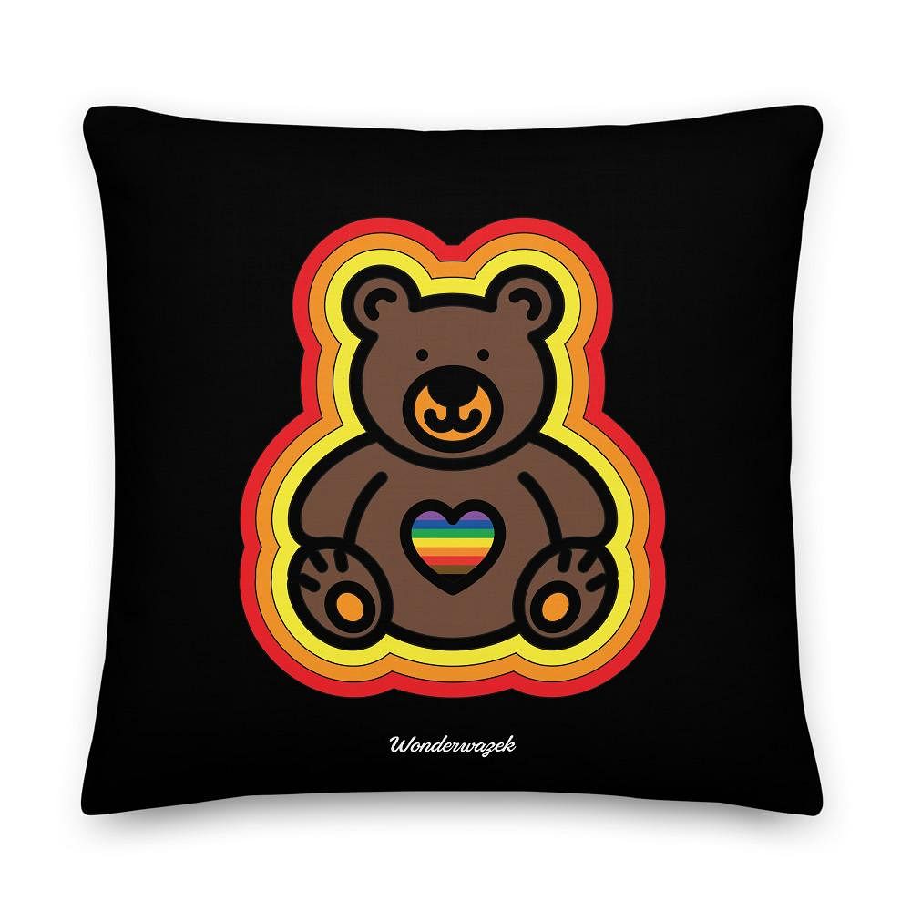 Kissen • Diversität 🌈 Teddy mit Herz – Regenbogen, gelb, orange, rot, schwarz - Wonderwazek
